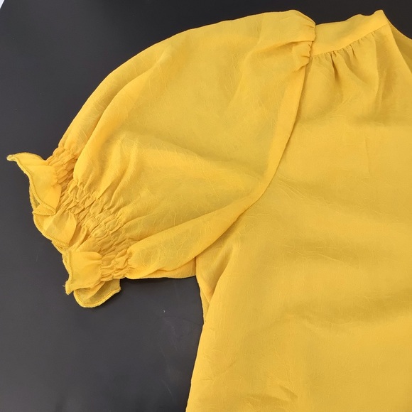 All In Favor Mellow Yellow Smocked Puff Sleeve Surplice Button Bodysuit Sz Small - Picture 6 of 15